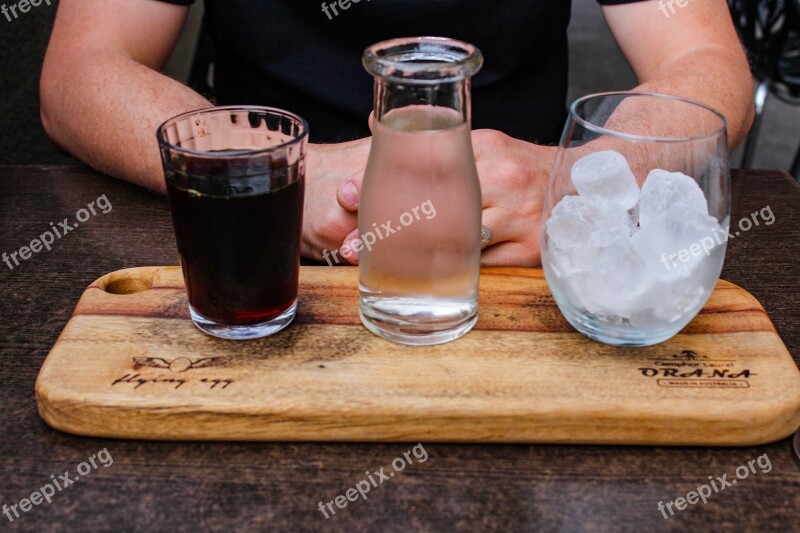 Cafe Cafe Table Fist Hand Pepper