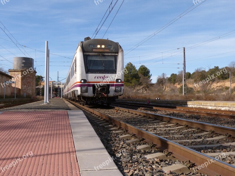 Train Via Station The Train Arrives Renfe