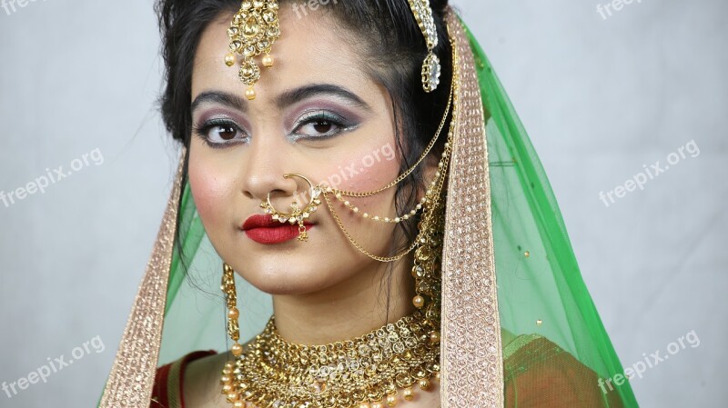 Indian Wedding Indian Bride Bridal Makeup Henna Bollywood