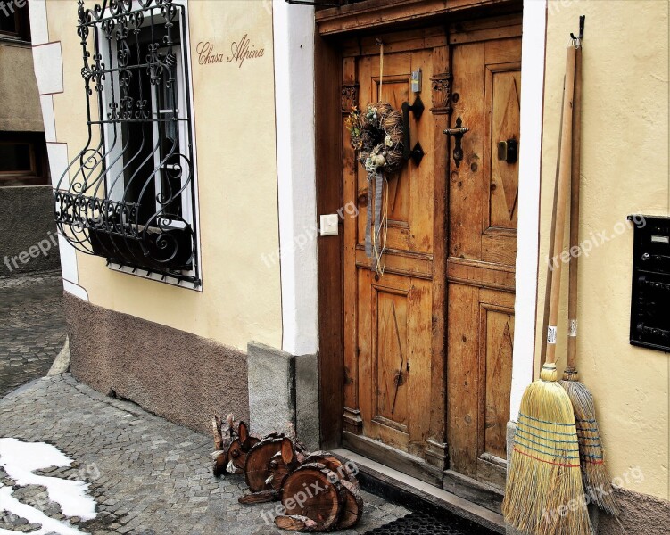 Grating Forged House The Door Architecture