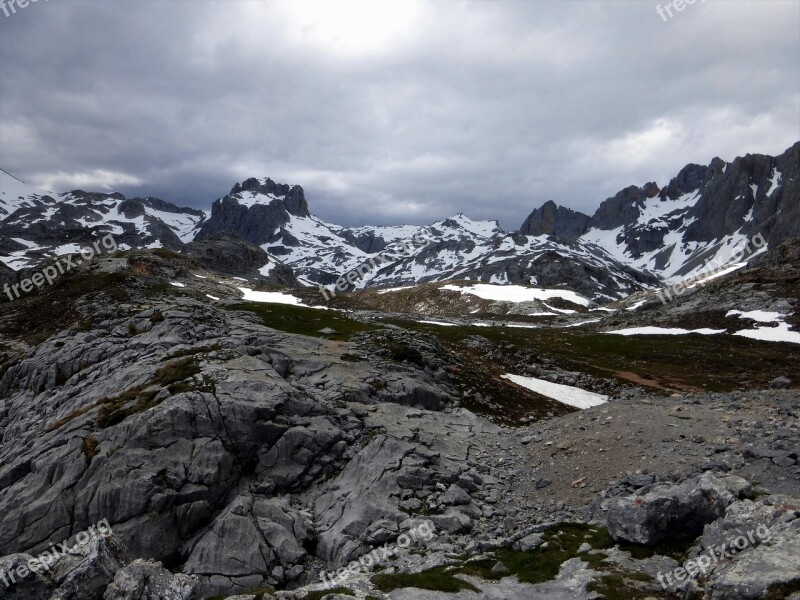 Nature Spain Cantabria Mountain Snow