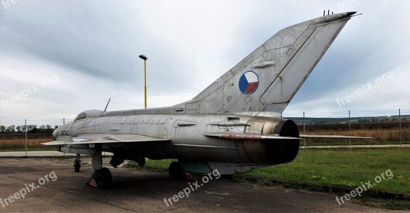 Transport Aircraft Reaction Military Fuselage