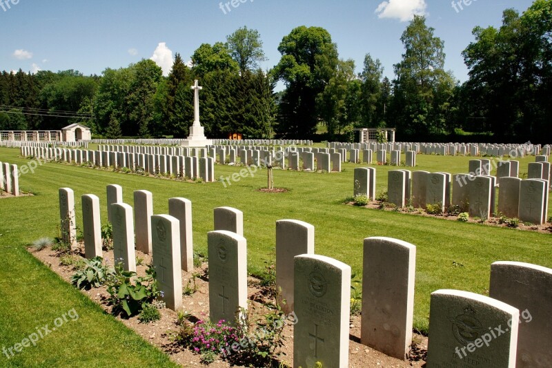 Cemetery Grave Tombstone Grass Memorial