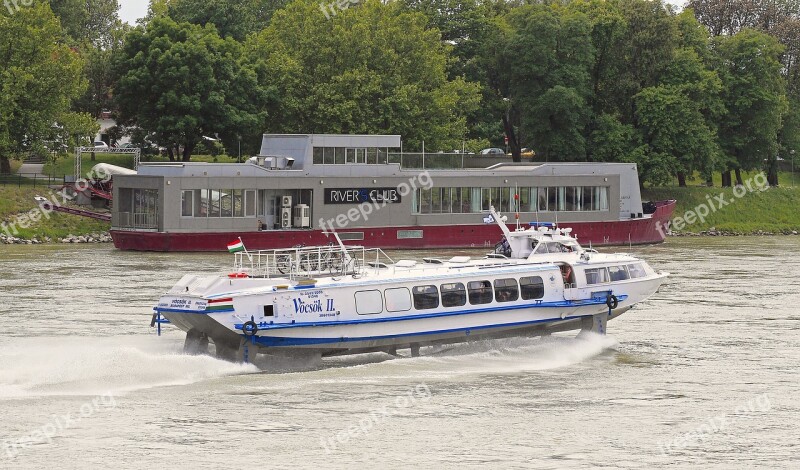 Hydrofoil Hungarian Danube Current Mountain Ride