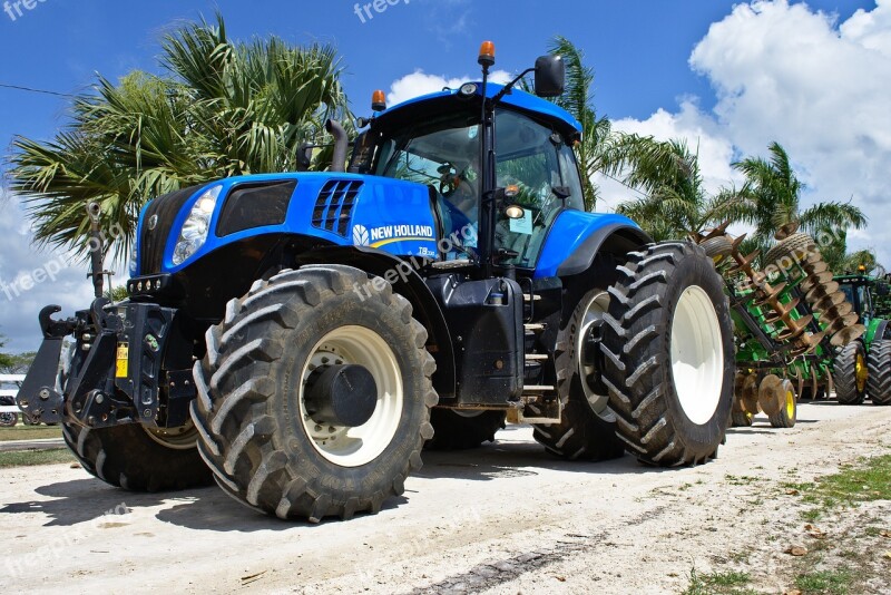 Tractor Big Heavy Vehicle Equipment