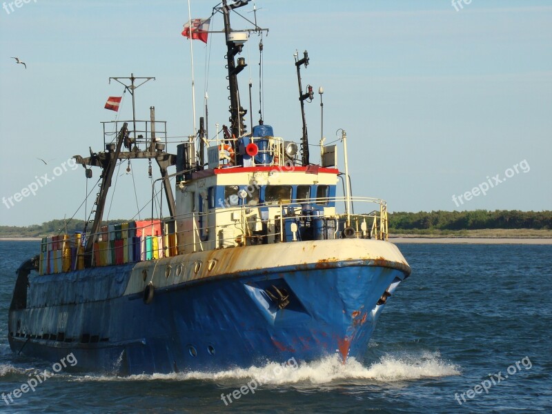 The Ship Ship Water Transport Monolithic Part Of The Waters Free Photos