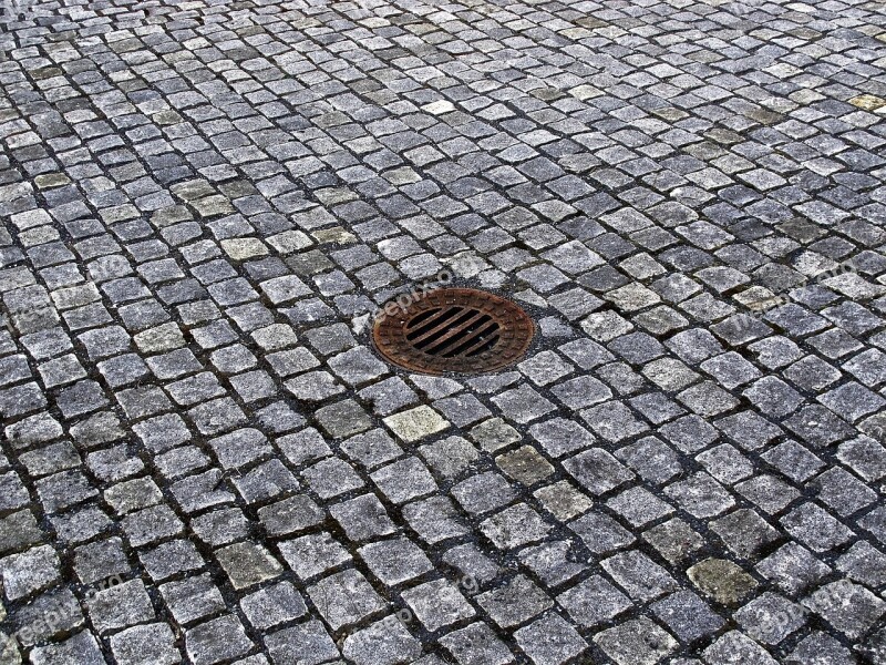 Cobblestones Gully Manhole Cover Paving Stones Patch