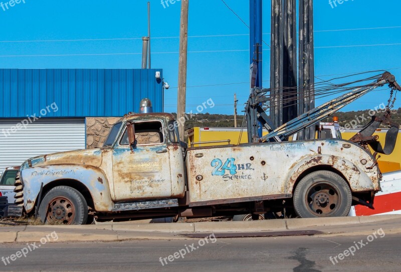 Old Tow Truck Vehicle Transportation System