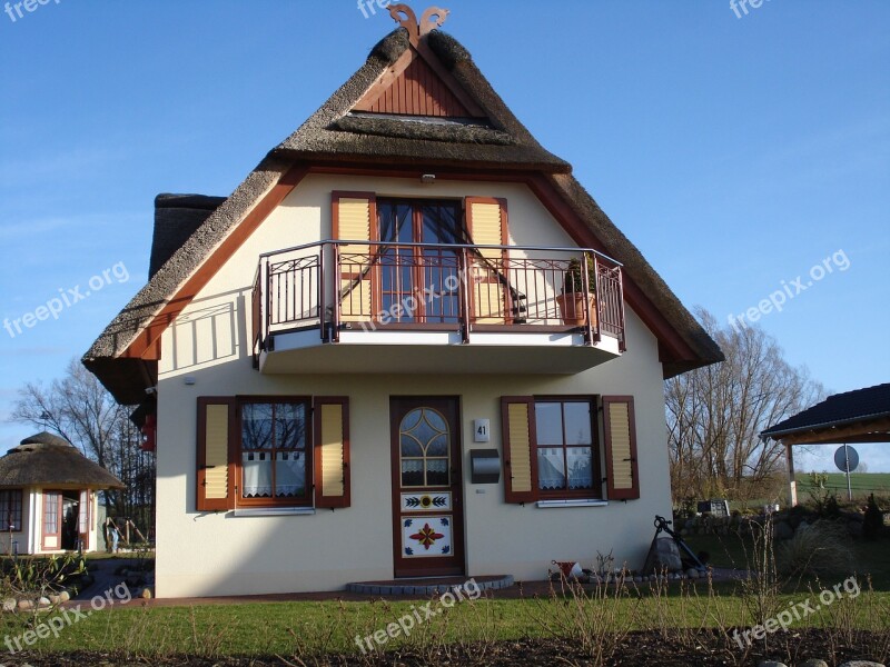 House Architecture Building Thatched Family