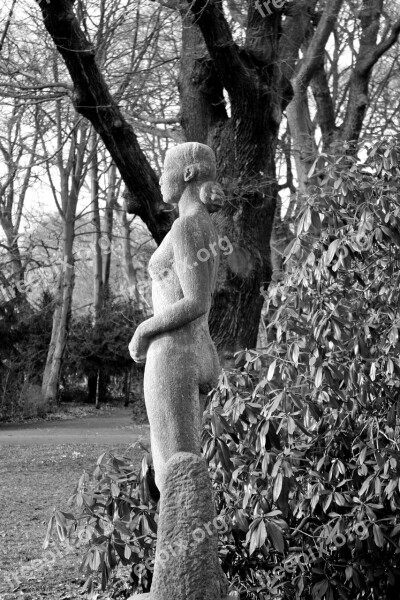 Walk In The Park Hamburgensien Sculpture Gothic Woman