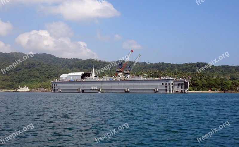 Filoating Dock North Bay Andaman Sea Landscape Tourism