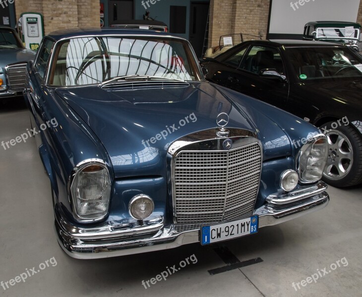 Auto Mercedes Oldtimer Chrome Grille