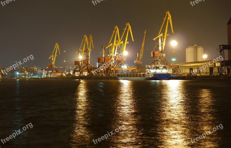 Harbor Delivery Terminal Unloading Ship