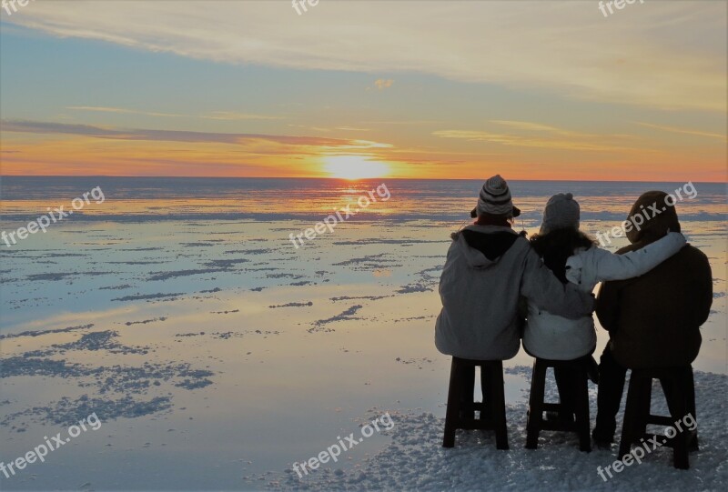 Sunset Salar Uyuni Family Love Stillness