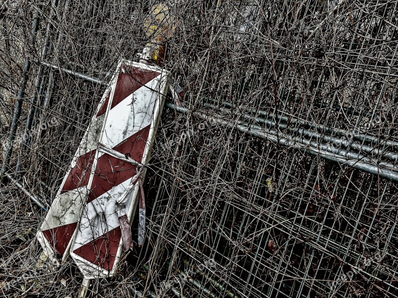 Barrier Construction Fence Ingrowing Bark Attention