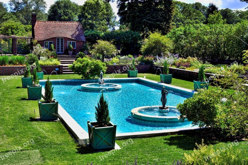 Garden Dug-out Pool Summer Lawn Luxury