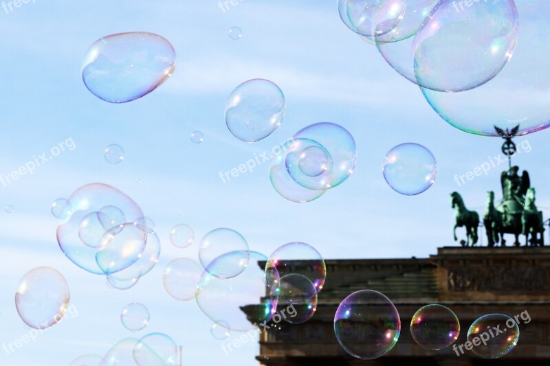 Berlin Soap Bubbles Brandenburg Gate Street Artists Places Of Interest