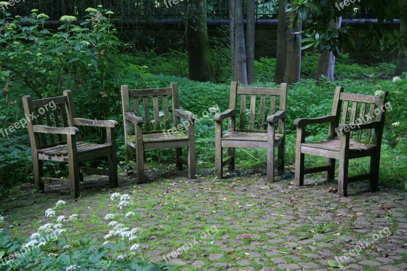 Wood Seat Garden Leaf Bank