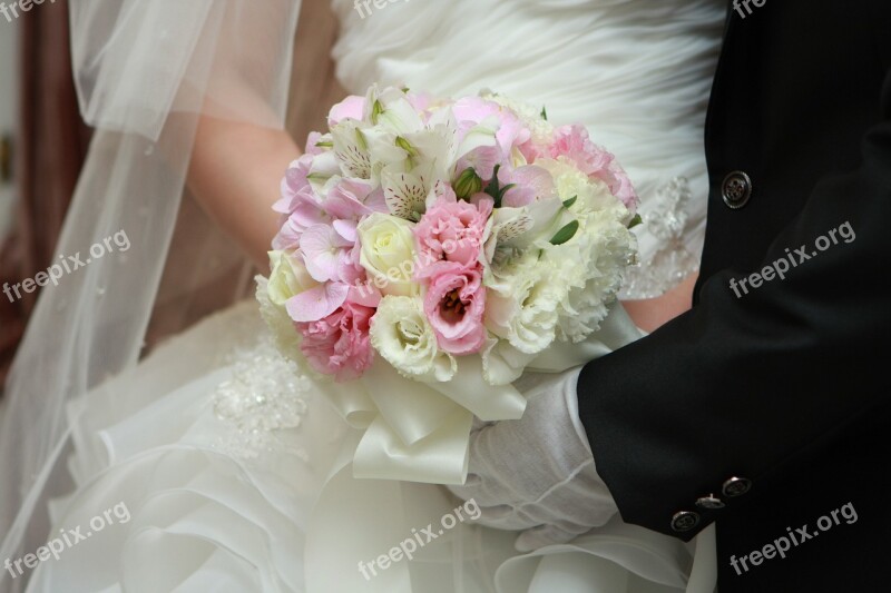 Priest Groom Bouquet De Fleurs Of The Bride Flowers