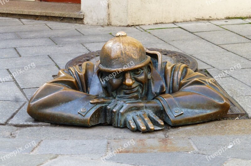 Roadway Hungary Bratislava Statue Bronze