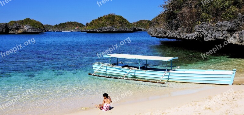 Beach Child Play Boat 100 Islands