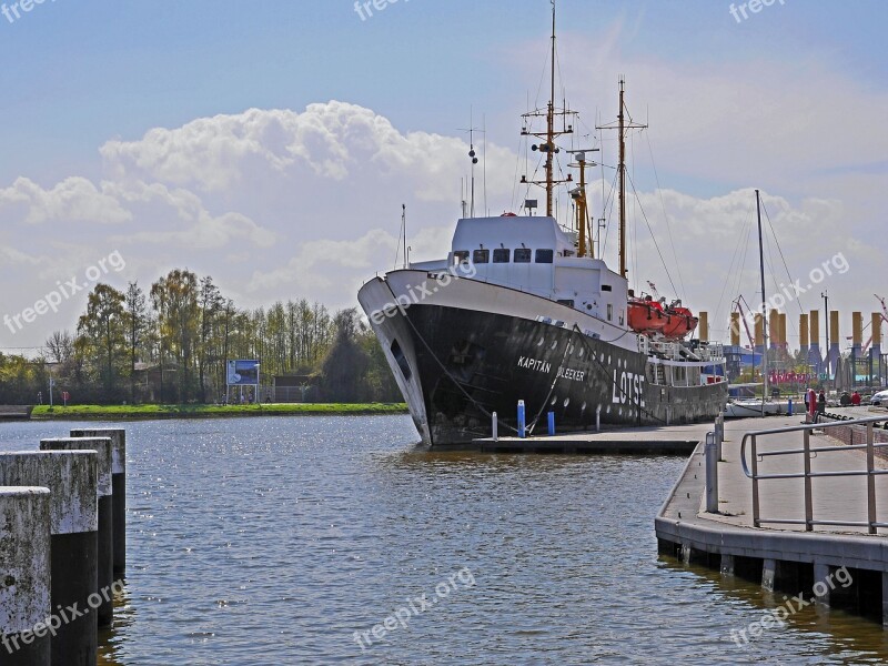 Emden City ​​harbor The Pilot Vessel Historically Waters