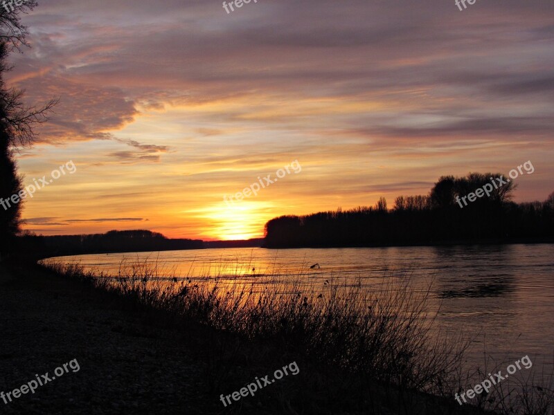 Sunset Monolithic Part Of The Waters The Wave Is Reflected Lake River