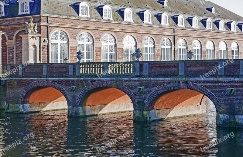 Castle Moat Stone Bridge Moated Castle North Churches Architecture