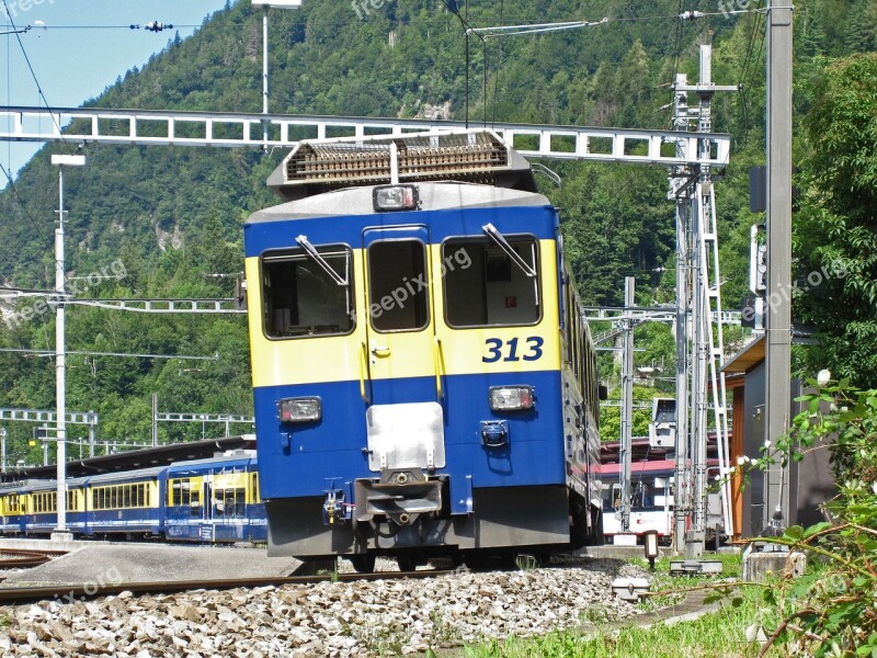 Rail- Cars The Bernese Oberland Railway Exit Interlaken Ost Curve Tilt