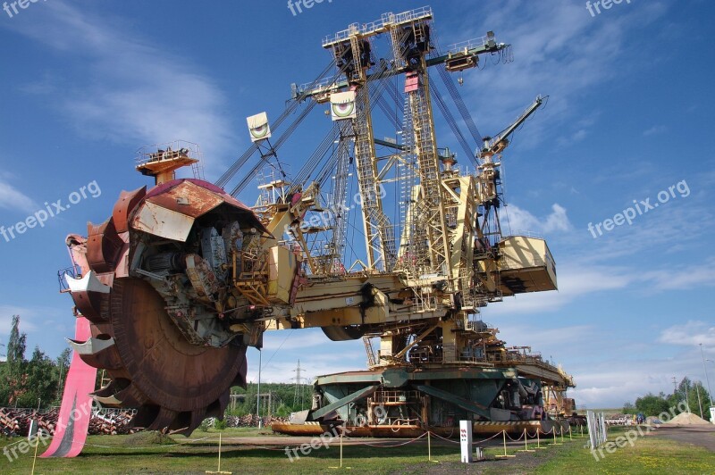 Velkorypadlo Machine Mining Burned Museum