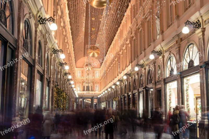 Les Galeries Royales People Crowd Tourists Moving