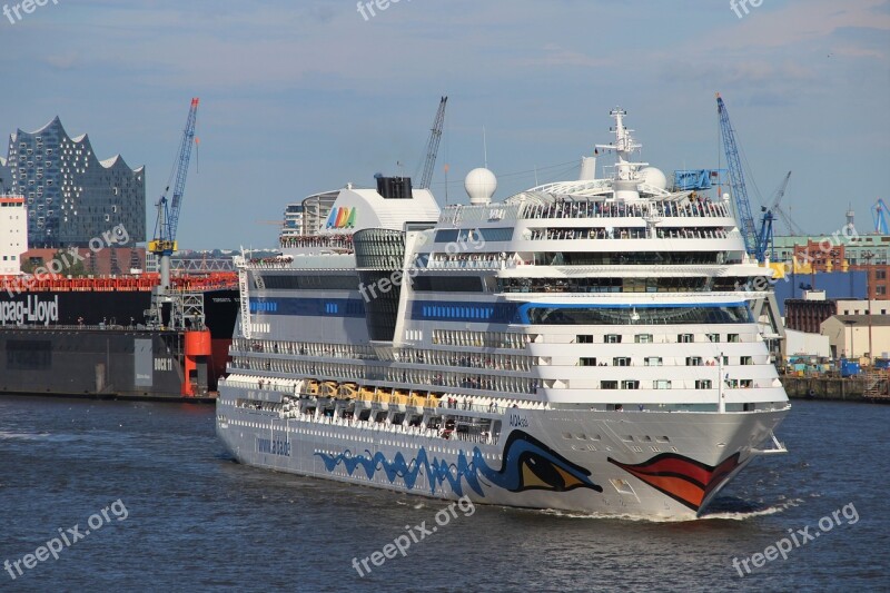 Aida Elbe Philharmonic Hall Hamburg Waters Ship