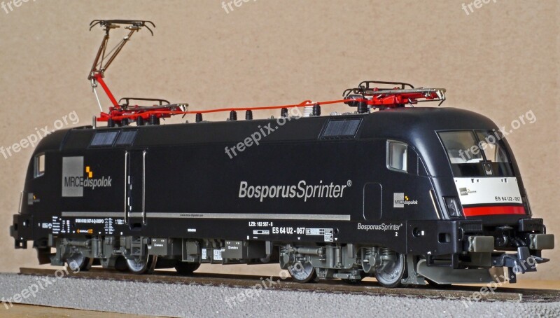 Electric Locomotive Universal Locomotive Model Scale H0 Taurus