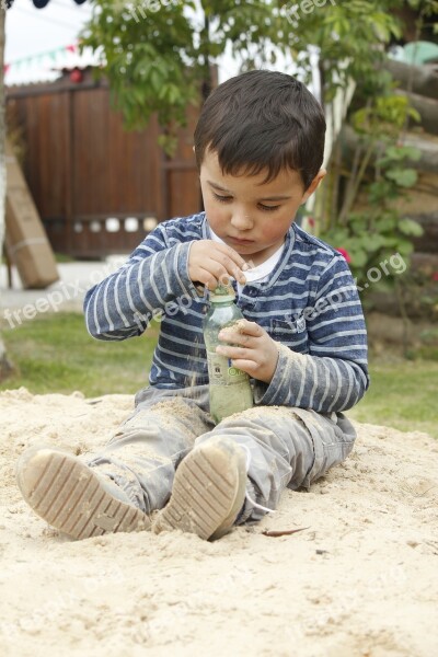 Child Playing Arenero Tenderness Children Playing