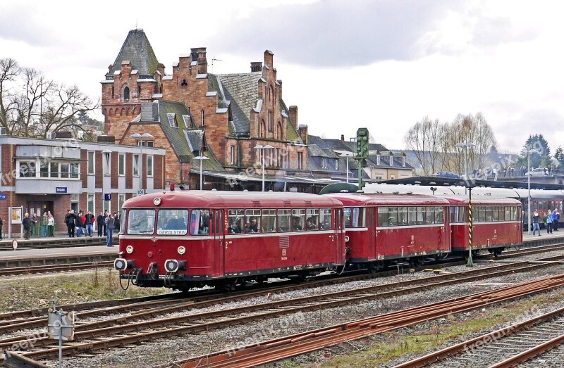 Railbus In Three Parts Vt98 Railway Station Gerolstein