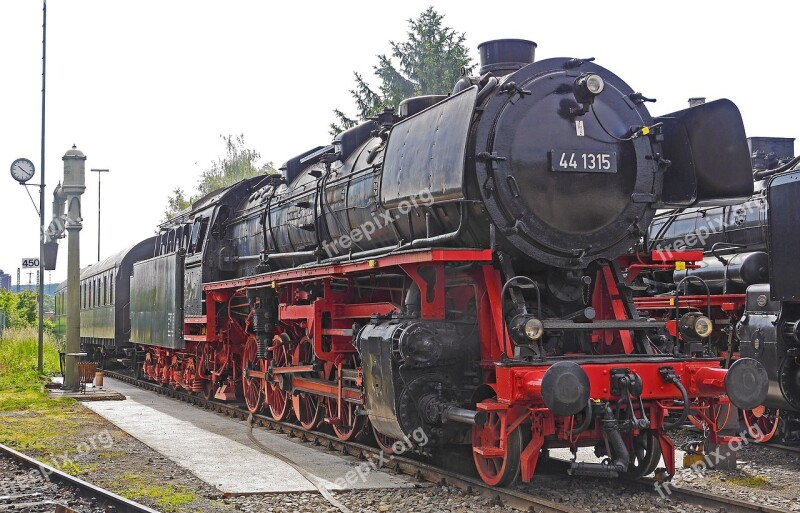 Steam Locomotive Jumbo Heavy Goods Train Locomotive Three Cylindrical Br44