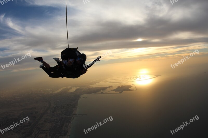 Skydiving Overcoming Dubai Fly Paratroopers