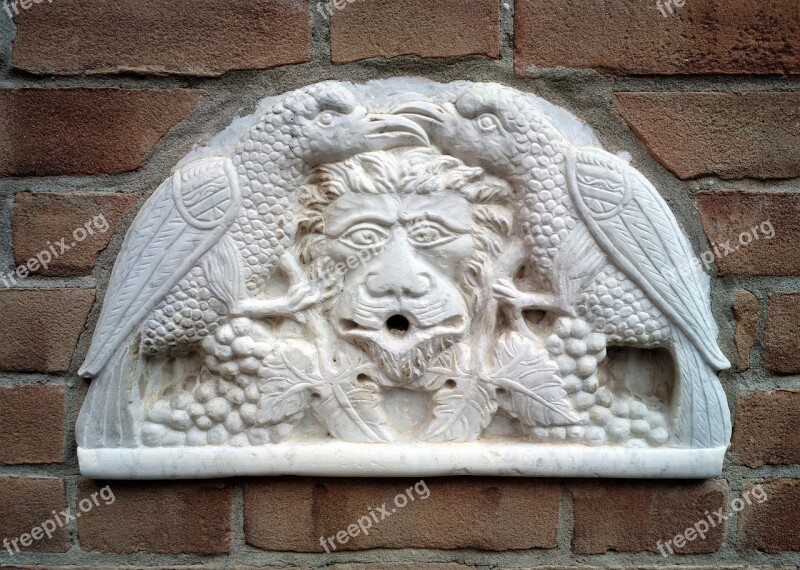 Lion Eagles Statue Artwork Facade