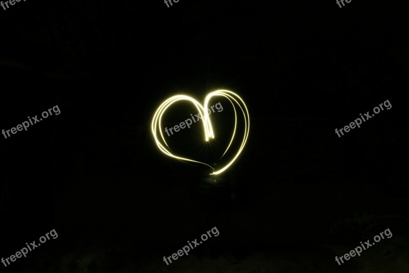 Long Exposure Large Aperture Heart Night Light Painting