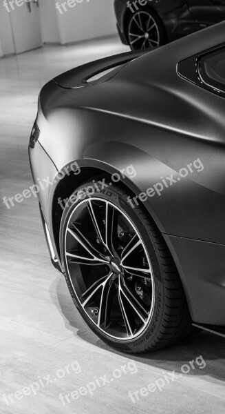 Aston Martin Vanquish Black Wheel V12 Fast