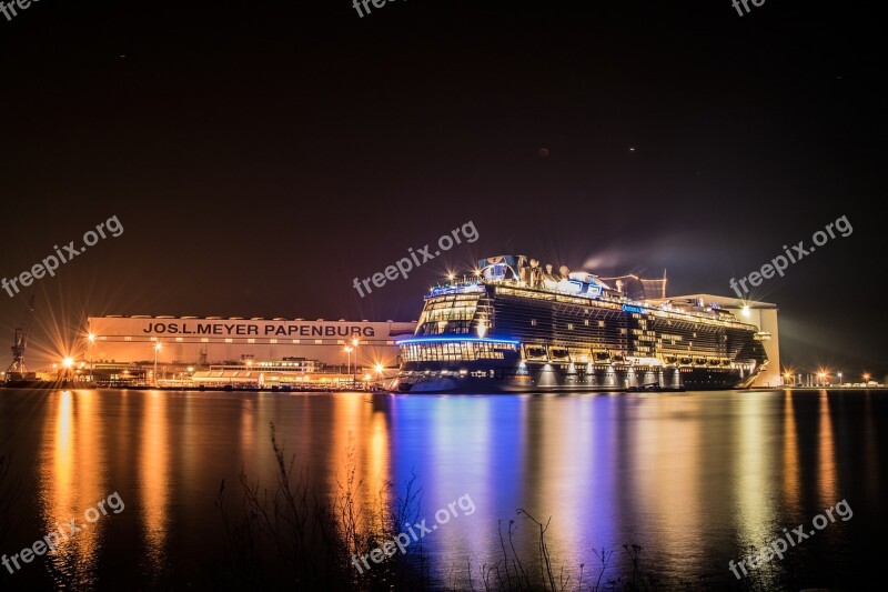 Meyer Werft Ozeanriese East Frisia Shipping Shipyard