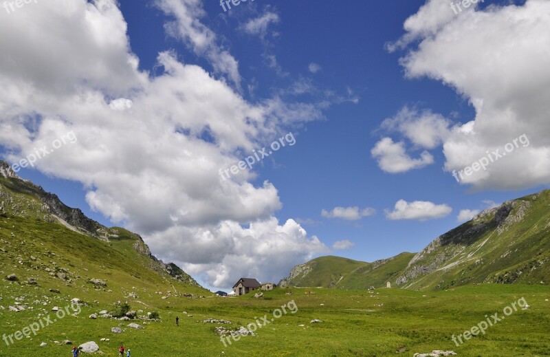 Refuge Mountain Trekking Piemonte Hiking