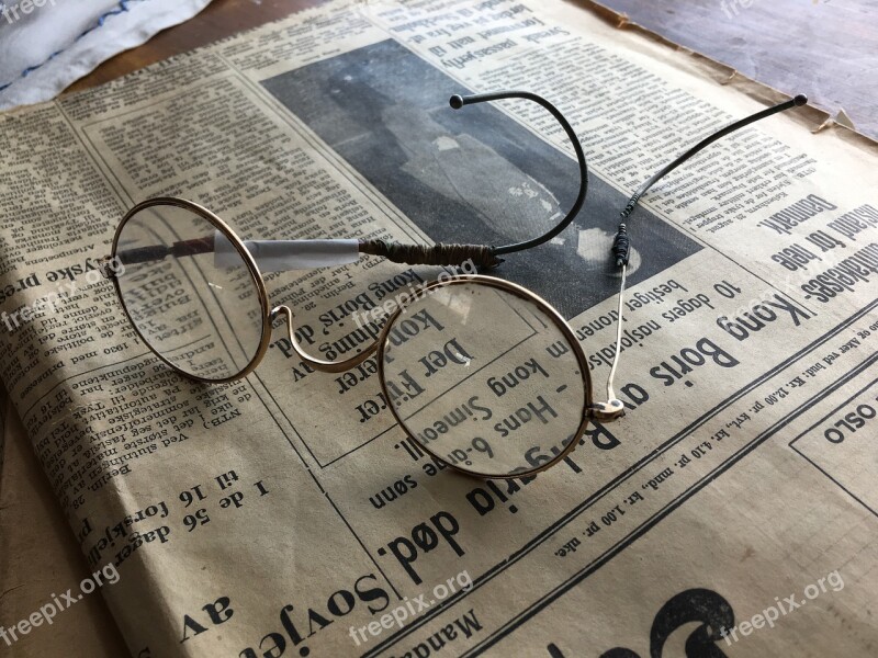 Eye Glasses Old Glasses Newspaper Old Retro