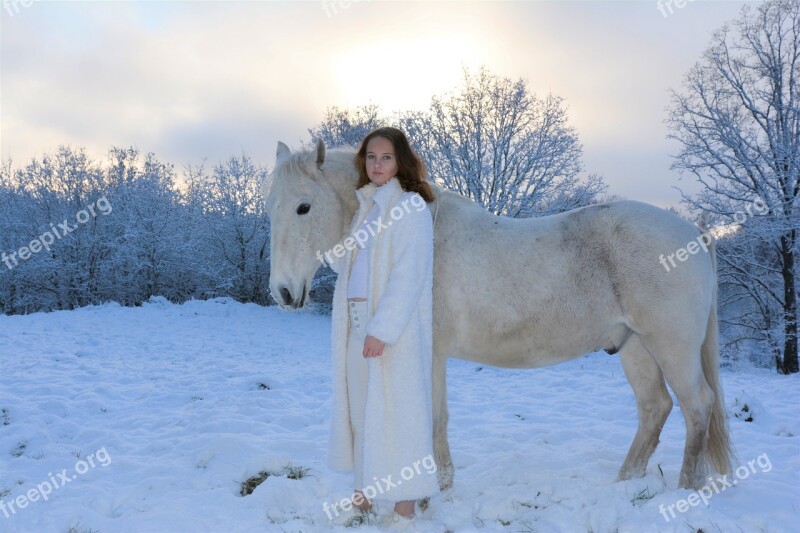 Snow Beautiful Horse Riders White