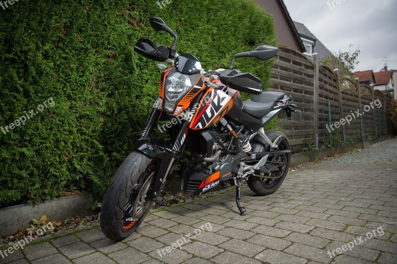 Ktm Duke 125 Motorcycle Road