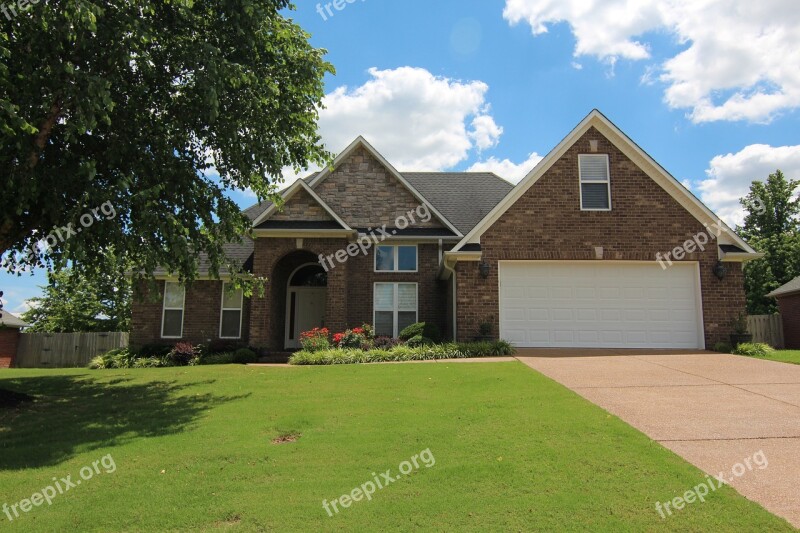 Brick Home Brick House House On A Hill Brick Home With 2 Car Garage Free Photos