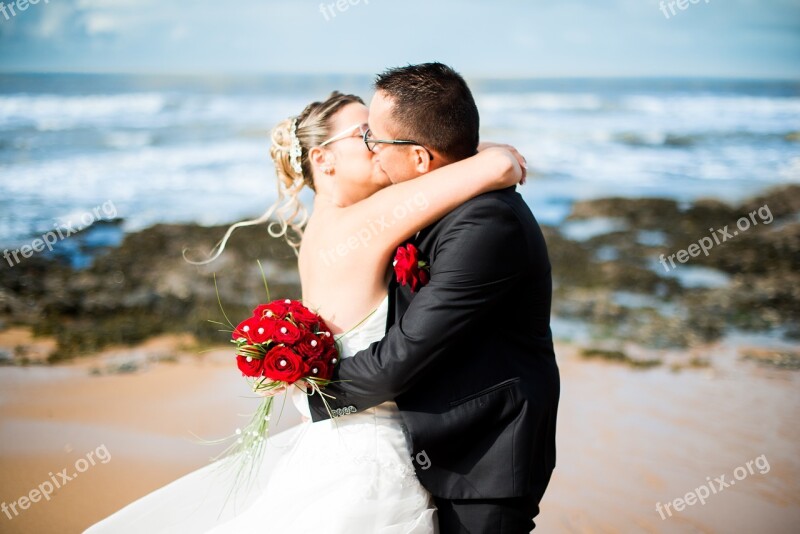 Wedding Kisses Complicity Young Woman Bride And Groom