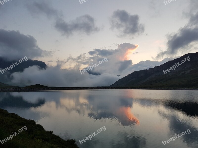 Bergsee Melchsee-frutt Mountains Lake Clouds