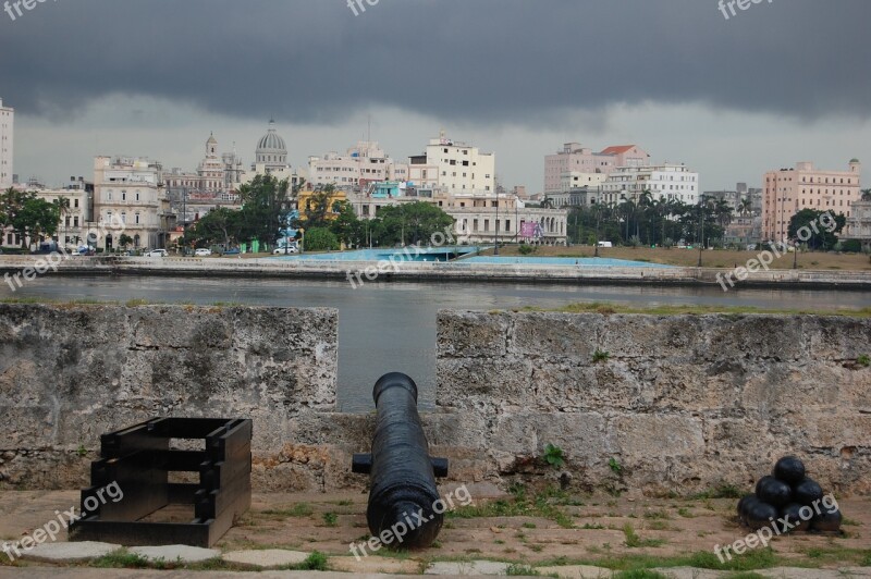 El Moro Cuba Havana Pirates Gun