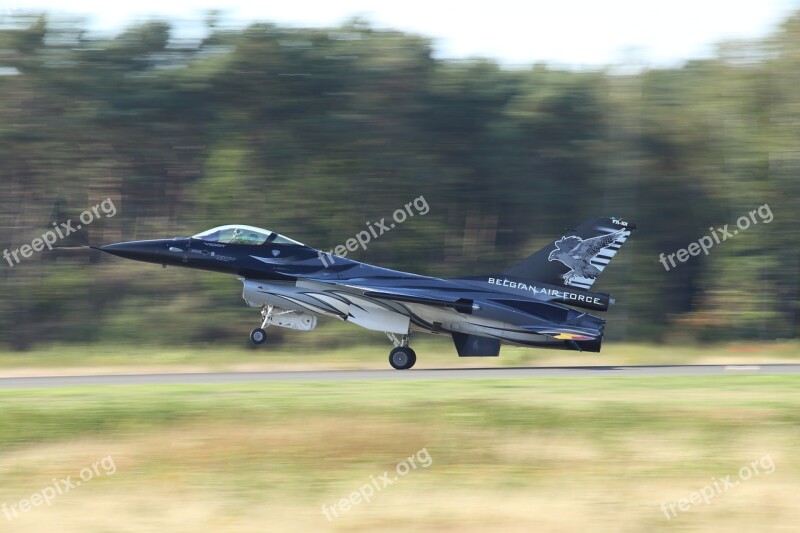 F16 Fighter Vliegtuigshow Airshow Landing Gear